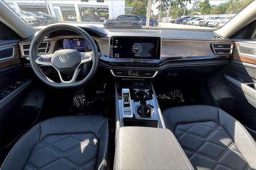 2025 Volkswagen Atlas 2.0T SE w/Technology