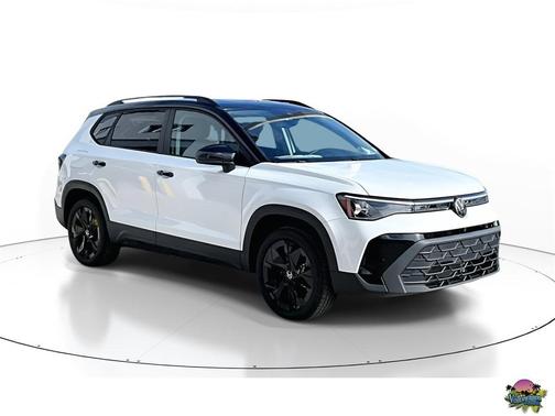 2026 Volkswagen Taos SE Black