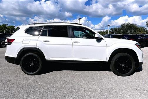 2026 Volkswagen Tiguan 2.0T SEL