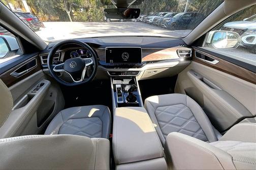 2026 Volkswagen Tiguan 2.0T SEL