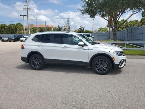 Opal White 2023 Volkswagen Tiguan 2.0T SE