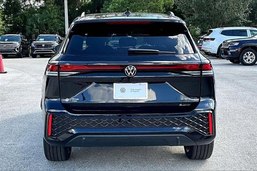 2026 Volkswagen Tiguan 2.0T SE R-Line Black 4MOTION