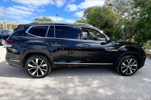 Deep Black Pearl 2024 Volkswagen Atlas 2.0T SEL Premium R-Line 4MOTION