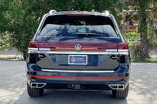 Deep Black Pearl 2024 Volkswagen Atlas 2.0T SEL Premium R-Line 4MOTION