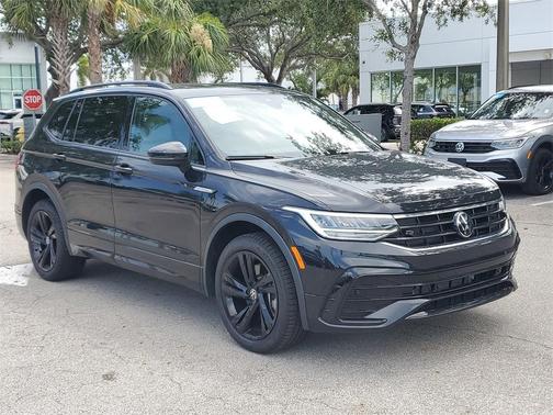 2024 Volkswagen Tiguan 2.0T SE R-Line Black