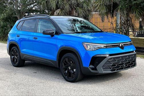 Cornflower Blue w/Deep Black Roof 2026 Volkswagen Taos SE Black