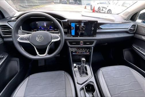 Cornflower Blue w/Deep Black Roof 2026 Volkswagen Taos SE Black