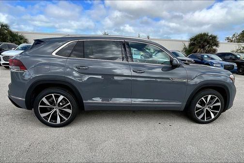 pure gray 2026 Volkswagen Atlas Cross Sport 2.0T SEL Premium