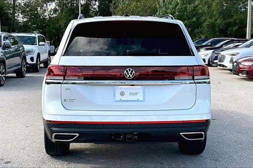 White Pearl 2026 Volkswagen Atlas 2.0T SE w/Technology