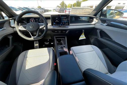 2025 Volkswagen Tiguan 2.0T SE R-Line Black