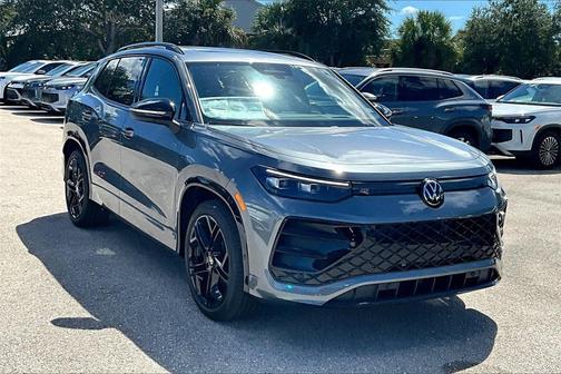 2025 Volkswagen Tiguan 2.0T SE R-Line Black