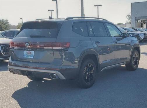 2025 Volkswagen Atlas 2.0T Peak Edition