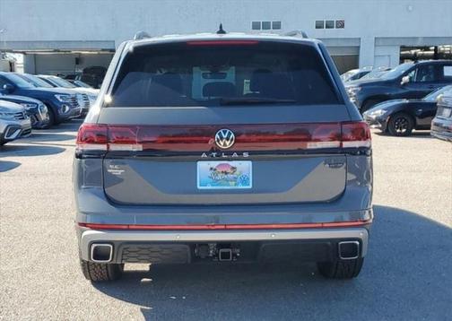 2025 Volkswagen Atlas 2.0T Peak Edition