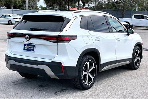 2025 Volkswagen Tiguan 2.0T SE