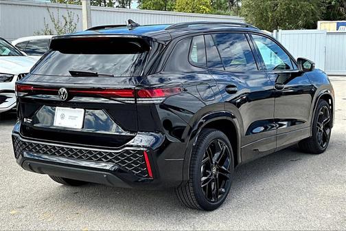 2026 Volkswagen Tiguan 2.0T SE R-Line Black