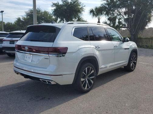 White Pearl 2026 Volkswagen Atlas 2.0T SEL Premium R-Line 4MOTION