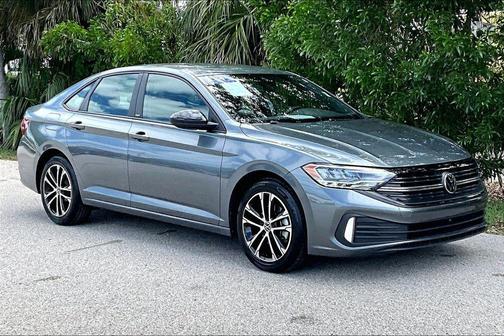 Platinum Gray Metallic 2024 Volkswagen Jetta 1.5T Sport