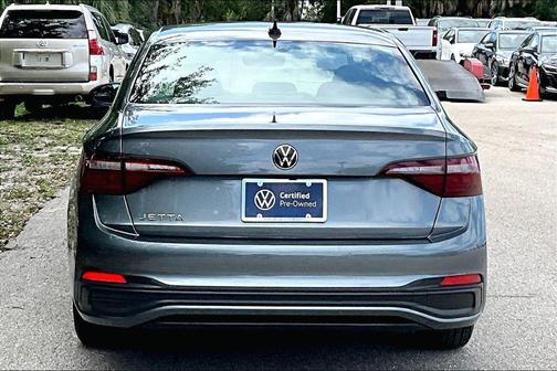 Platinum Gray Metallic 2024 Volkswagen Jetta 1.5T Sport