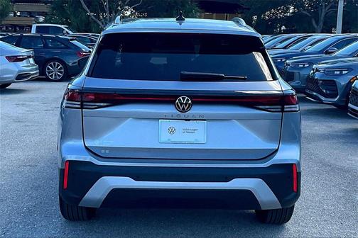 2025 Volkswagen Tiguan 2.0T SE