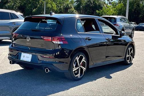 2026 Volkswagen Golf GTI 2.0T SE DSG