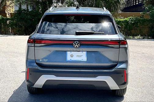 Platinum 2026 Volkswagen Tiguan 2.0T S
