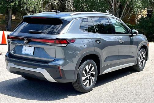 Platinum 2026 Volkswagen Tiguan 2.0T S
