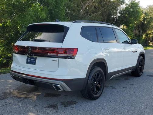 2025 Volkswagen Atlas 2.0T Peak Edition