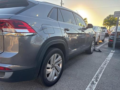 2022 Volkswagen Atlas Cross Sport 3.6L V6 SE w/Technology