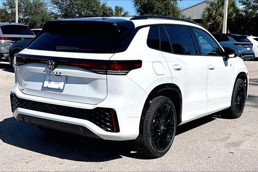 White Pearl 2026 Volkswagen Tiguan 2.0T SE R-Line Black