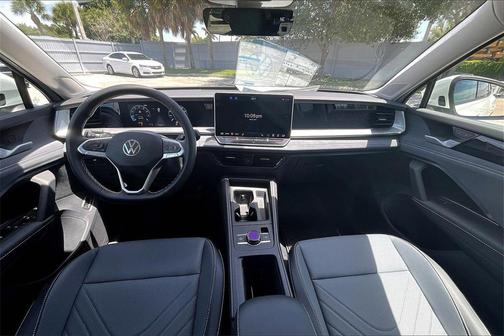 2025 Volkswagen Tiguan 2.0T SE