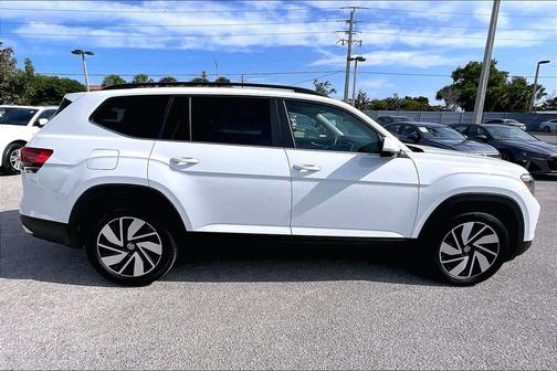 2025 Volkswagen Atlas 2.0T SE w/Technology