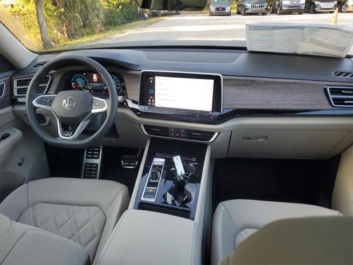2025 Volkswagen Atlas 2.0T SEL Premium R-Line 4MOTION