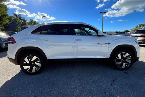 2026 Volkswagen Atlas Cross Sport 2.0T SE w/Technology 4MOTION