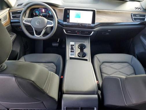2025 Volkswagen Atlas 2.0T SE