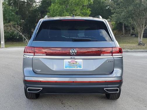 2025 Volkswagen Atlas 2.0T SE