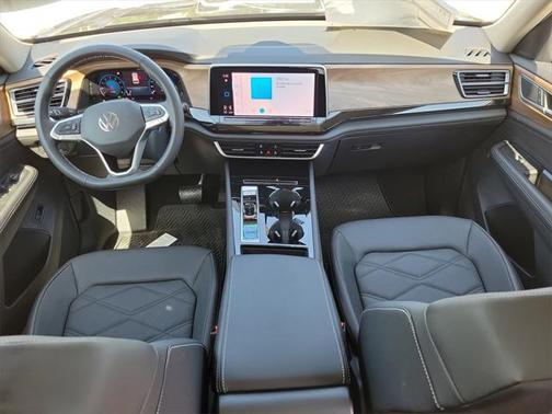 2025 Volkswagen Atlas 2.0T SE w/Technology 4MOTION
