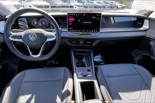 2025 Volkswagen Tiguan 2.0T SE