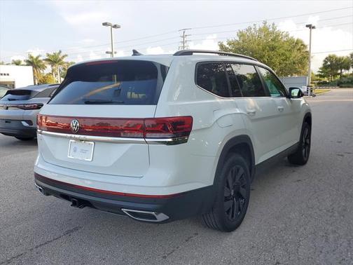 2025 Volkswagen Atlas 2.0T SE w/Technology