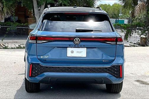 Blue 2026 Volkswagen Tiguan 2.0T SE R-Line Black 4MOTION
