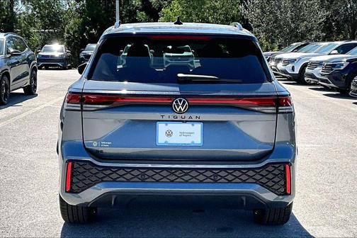 Platinum 2026 Volkswagen Tiguan 2.0T SE R-Line Black