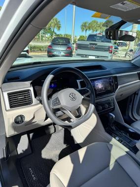 2022 Volkswagen Atlas 2.0T SE w/Technology