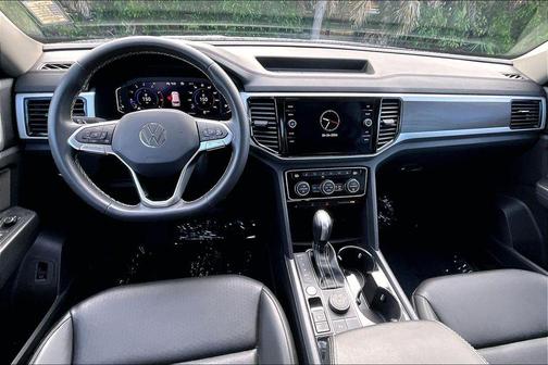 Pure White 2023 Volkswagen Atlas 3.6L SE w/Technology