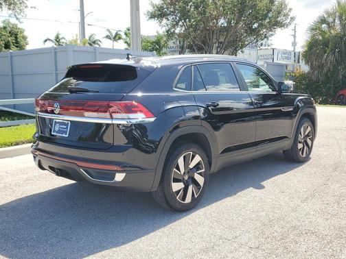 Deep Black Pearl 2024 Volkswagen Atlas Cross Sport 2.0T SE w/Technology