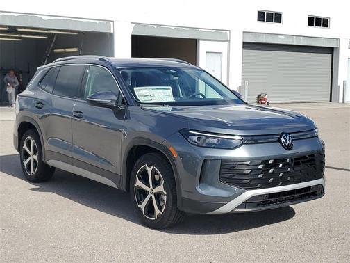 2025 Volkswagen Tiguan 2.0T SE