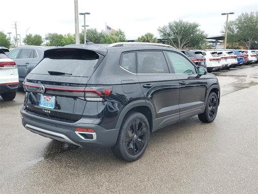 2025 Volkswagen Taos 1.5T SE
