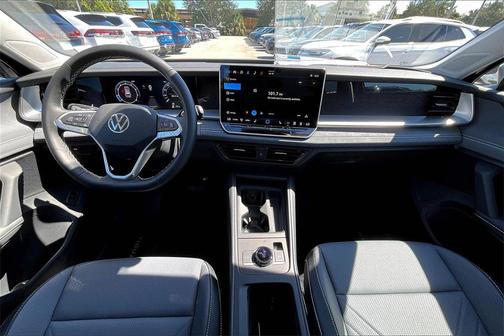 2025 Volkswagen Tiguan 2.0T SE