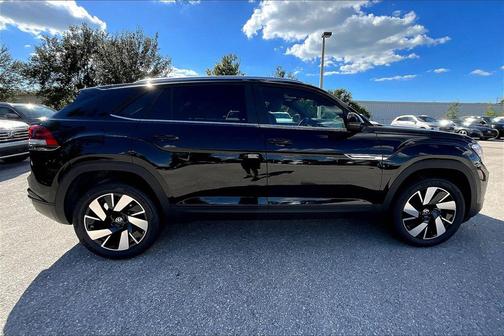 2026 Volkswagen Atlas Cross Sport 2.0T SE w/Technology 4MOTION