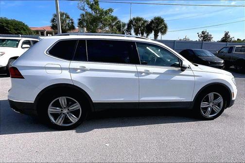 Pure White 2021 Volkswagen Tiguan 2.0T SE R-Line Black
