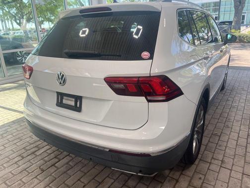 Pure White 2021 Volkswagen Tiguan 2.0T SE R-Line Black