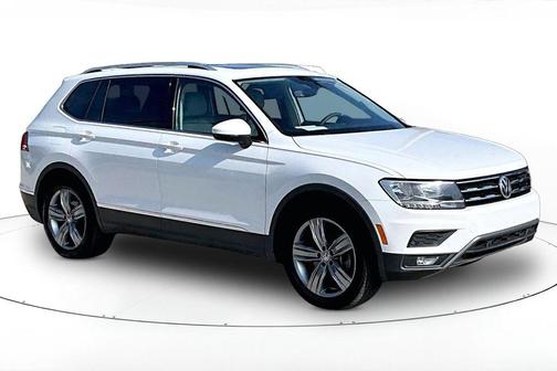 Pure White 2021 Volkswagen Tiguan 2.0T SE R-Line Black